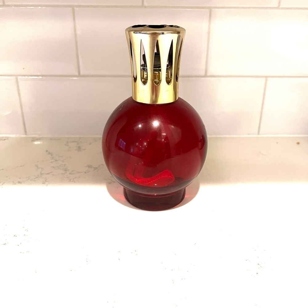 Red Decorative Glass Fragrance Lamp with Gold Collar